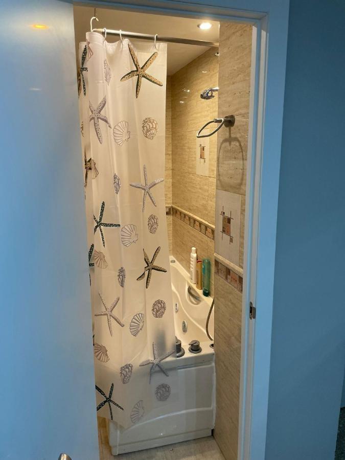Habitacion Frente A Playa De La Malvarrosa Apartment Валенсия Екстериор снимка
