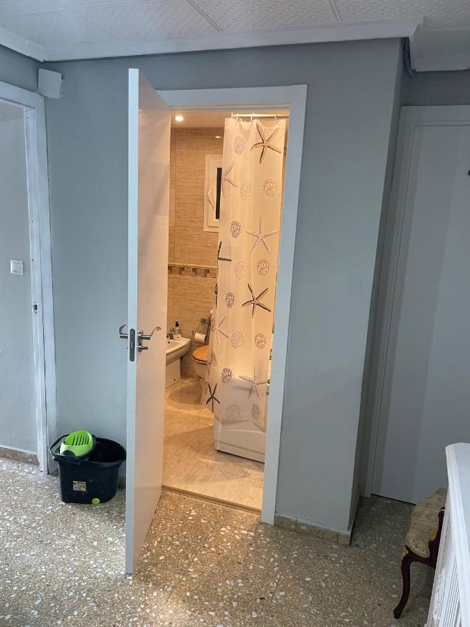 Habitacion Frente A Playa De La Malvarrosa Apartment Валенсия Екстериор снимка
